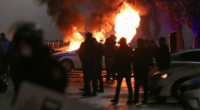 LPG zammı sonrası halk sokaklara döküldü: Hükümet istifa etti