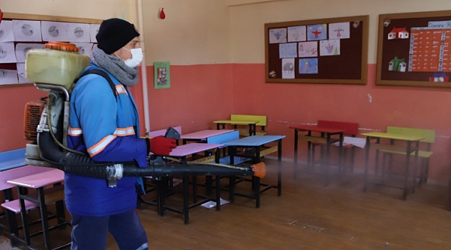 Menderes'te okullar dezenfekte edildi