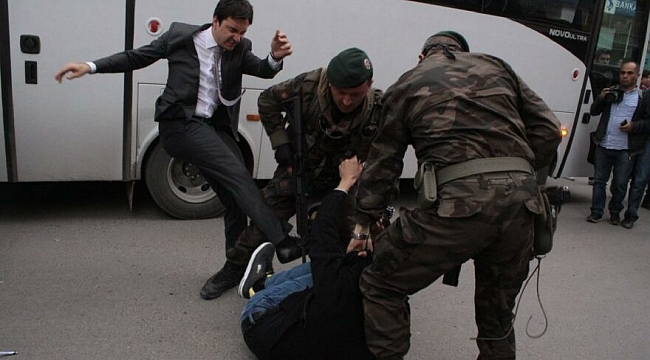 Somalı madenciyi tekmeleyen Yusuf Yerkel&#039;e yeni görev!