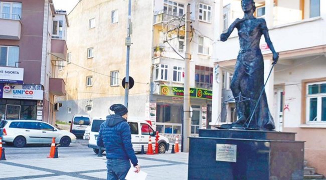Bir saldırı da Edirne'de: Adalet Anıtı'nı ateşe verdiler