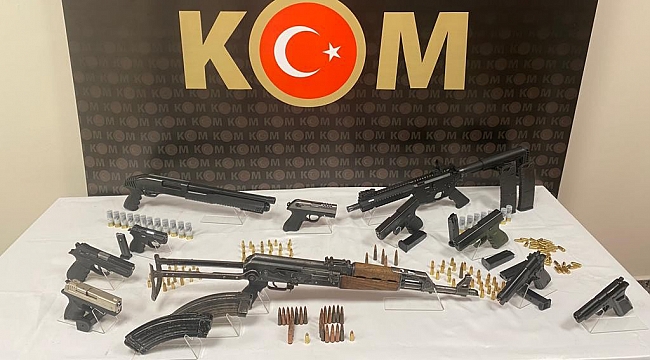 İzmir'de suç örgütüne yönelik eş zamanlı operasyon: 7 gözaltı