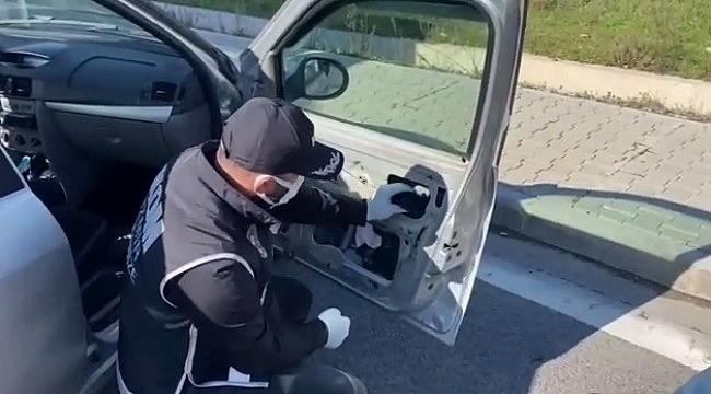 Otomobil kapısı içerisinden cephane çıktı