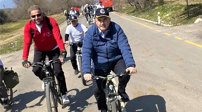 Başkan Doğruer bisiklet turuna katıldı