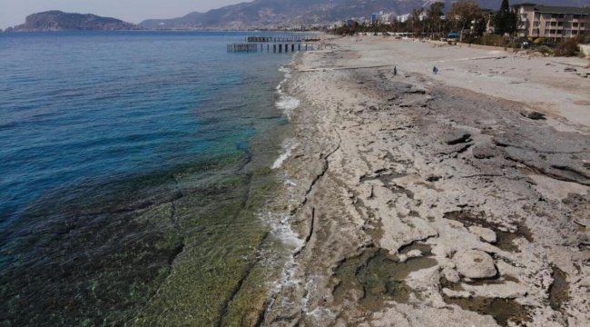 Deniz çekildi, tedirginlik yarattı! Profesörden rahatlatan açıklama: Korkulacak bir durum yok