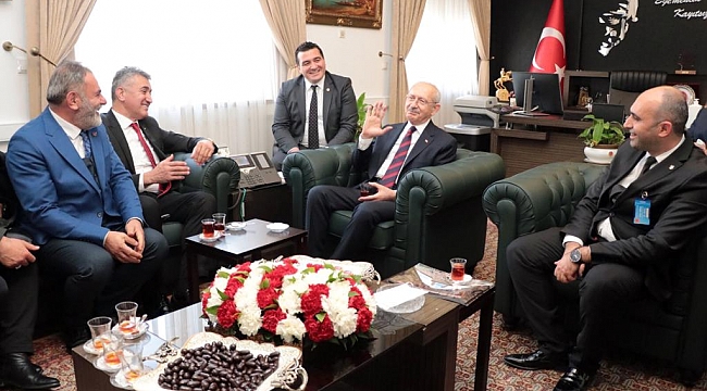 Ege Bölgesi Sivas Dernekleri Federasyonu&#039;ndan Kılıçdaroğlu&#039;na ziyaret
