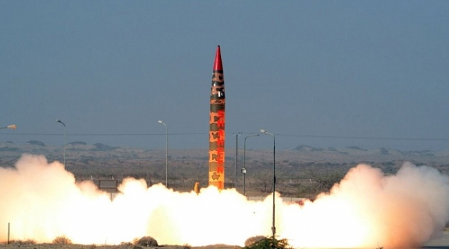 Hindistan Pakistan'ı vurdu: 'Yanlışlıkla oldu'