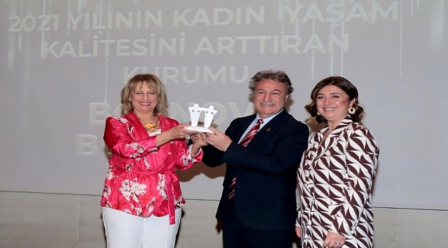 İZİKAD’dan Bornova Belediyesi'ne büyük onur