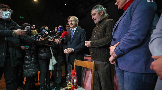 Kılıçdaroğlu elektriği kesilen Moda Sahnesi’nde... O kandillerden ikisi burada