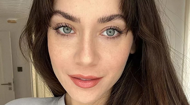 Milan bebek göründü! Fulya Zenginer'den yeni hamilelik pozu