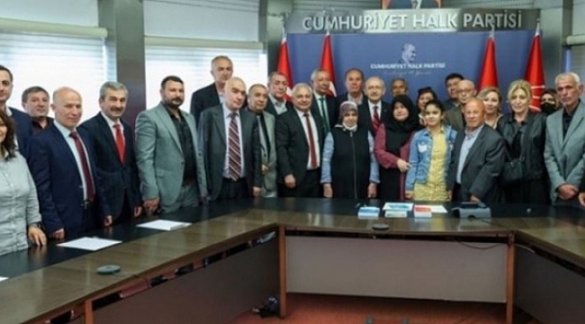 AKP ve MHP&#039;den İstifa edenler CHP&#039;ye katıldı