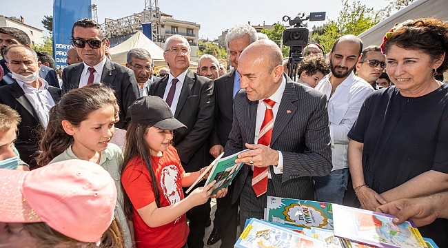 Başkan Soyer'den Limontepeli çocuklara 23 Nisan hediyesi