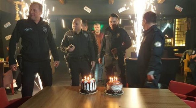 ‘Bıçaklı kavga var’ diye çağrılan polislere pasta sürprizi