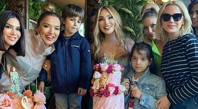 Seren Serengil doğum gününde Ece Erken ve Demet Akalın'ı paylaştı!