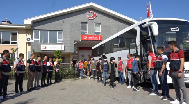 Afgan 377 kaçak göçmen, ülkelerine gönderildi