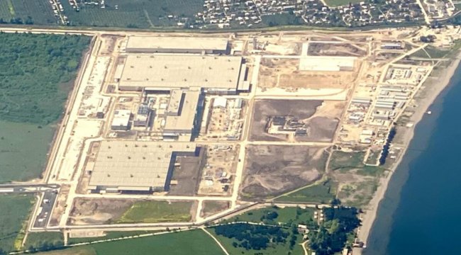 Bakan Varank dev fabrikayı çekti! İşte Togg'un inşaatı