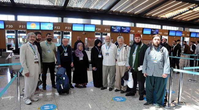 İki yıl aradan sonra ilk umre grubu yola çıktı