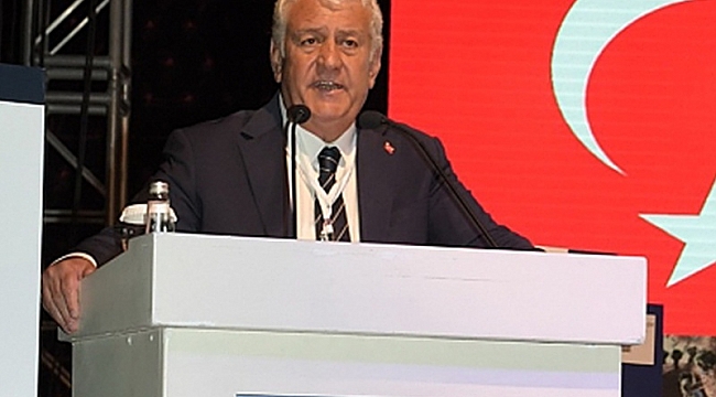 İzmir esnafı yine "Mutlu" dedi