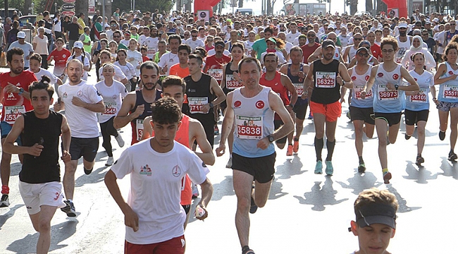 Karşıyaka Zübeyde Ana'ya koştu