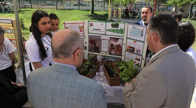 Kınık’ta TÜBİTAK Bilim Fuarı açılışı gerçekleşti