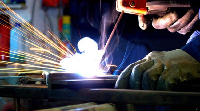 Sanayi üretimi yıllık bazda arttı