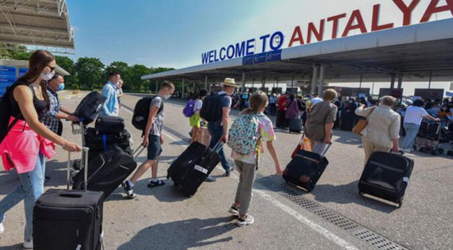 Antalya’ya hava yoluyla gelen turist sayısı 3 milyonu aştı