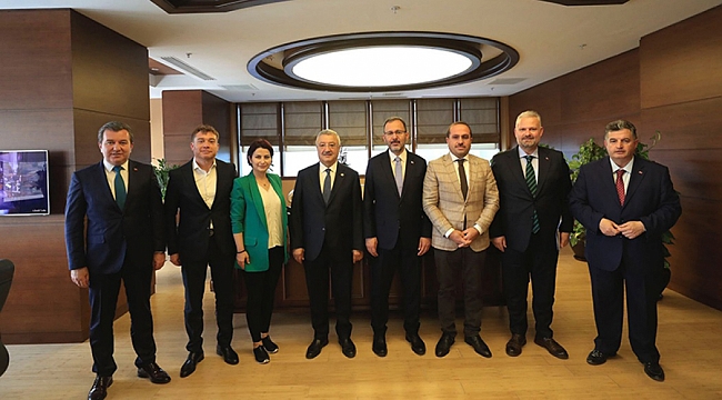 İzmir'in AK Partili başkanlarından Ankara çıkarması