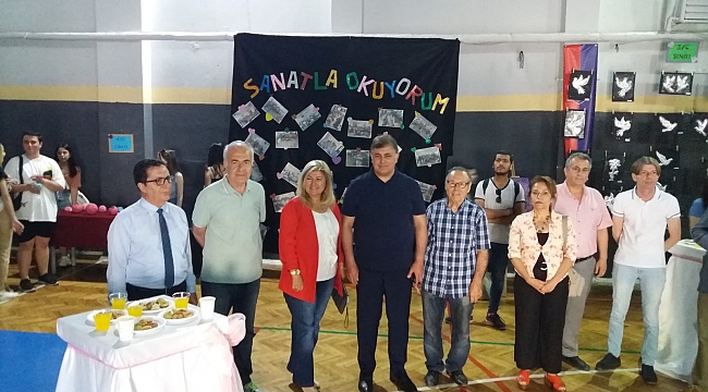 Karşıyaka'da 'Sanatla Okuyorum' sergisi