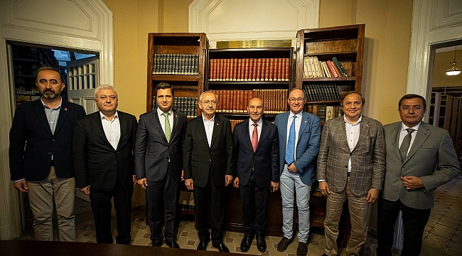 Kılıçdaroğlu CHP Lideri sıfatıyla İzmir Milli Kütüphanesi’nde