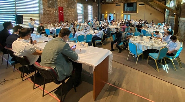 AK Gençlik İzmir’den ‘Genç Esnaf Buluşması’