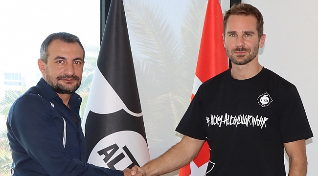 Altay iki isimle nikah tazeledi