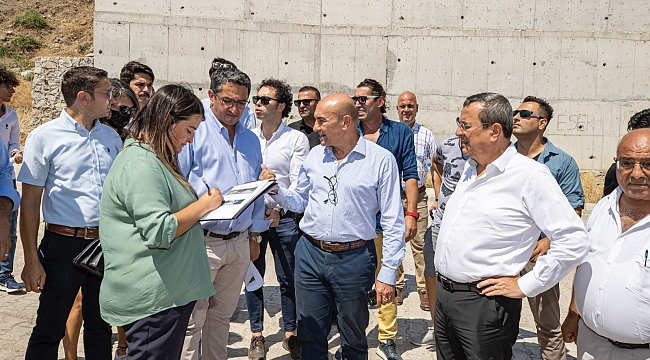 Başkan Soyer’den Kadifekale’de hizmet turu