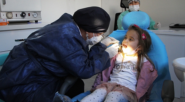 Karşıyakalı çocuklara ücretsiz diş sağlığı hizmeti
