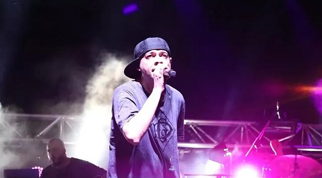 Ünlü rapçi Ceza'nın Gebze konserinde kavga çıktı!