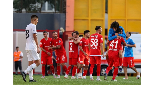 Altay Son Saniyede Yıkıldı