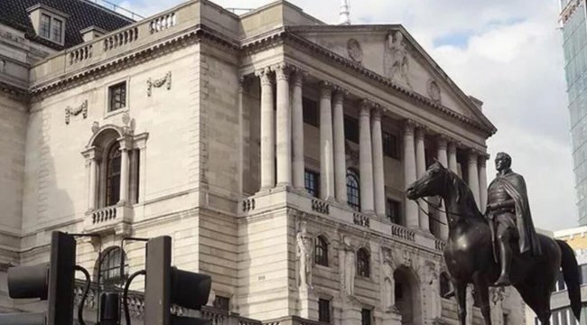 İngiltere Merkez Bankası'ndan 27 yıl sonra en sert faiz artışı