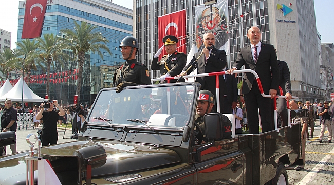 İzmir'de 30 Ağustos Zafer Bayramı coşkusu