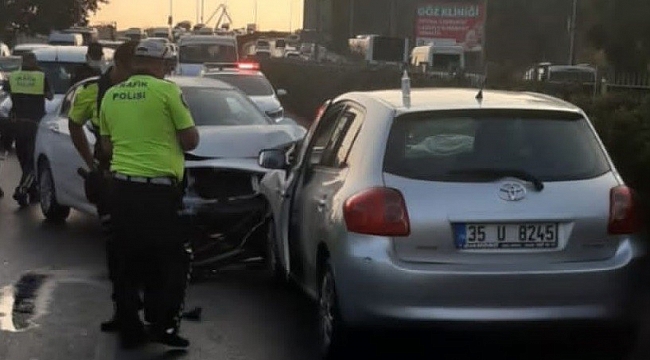 İzmir'de savcı ve kızlarının yaralandığı kaza anı kamerada