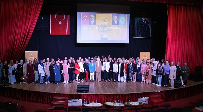 AK Parti İzmir Kadın Kolları'ndan 'Kadın Girişimciliği Zirvesi'