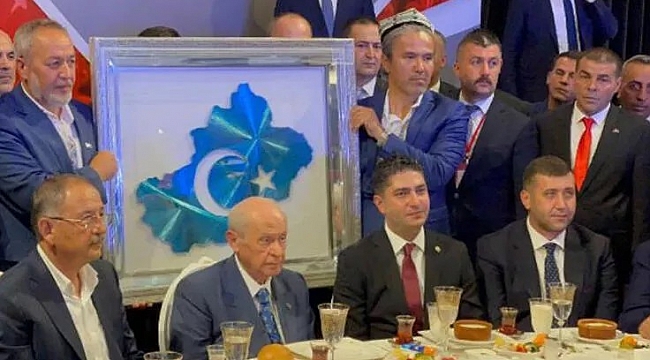 Bahçeli, Hür Doğu Türkistanlılar Derneği Yönetim Kurulu üyeleriyle bir araya geldi