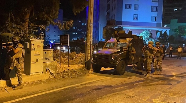 Mersin&#039;deki polisevi saldırısı: 22 kişi gözaltına alındı
