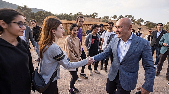 Başkan Soyer'den “Gençler Suyu Konuşuyor” kampına ziyaret