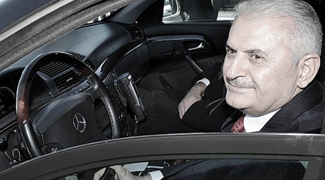 Binali Yıldırım trafik kazası geçirdi