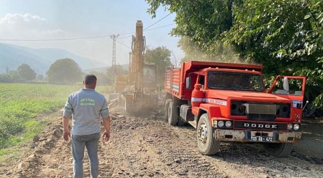 Büyükşehir ve Beydağ Belediyesi ekiplerinden yol çalışması