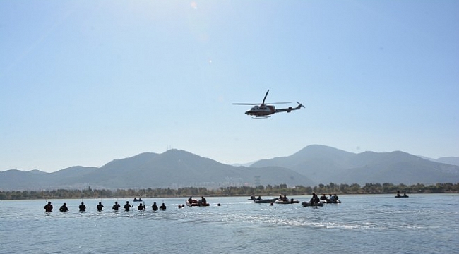 İzmir'de nefes kesen afet tatbikatı!