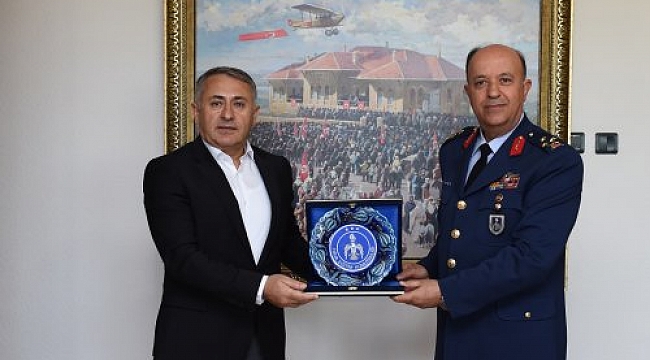 İZSU Genel Müdürü Köseoğlu Korgeneral Güneykaya&#039;yı ziyaret etti