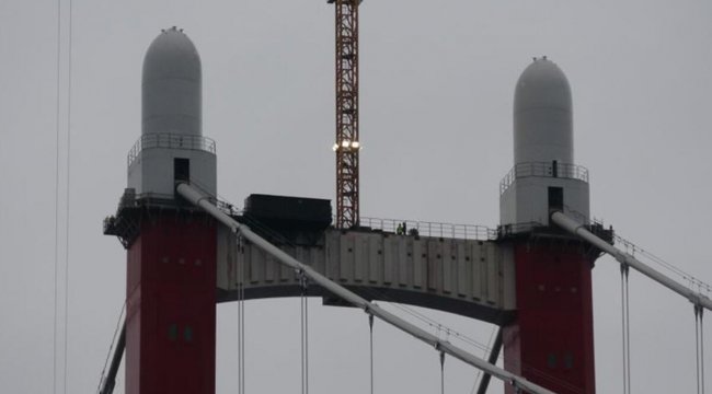 1915 Çanakkale Köprüsü'ne top figürleri yerleştirildi