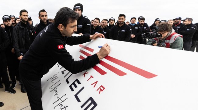 Bayraktar: Kızılelma'nın kontrol yazılımlarıyla satır satır uğraştım