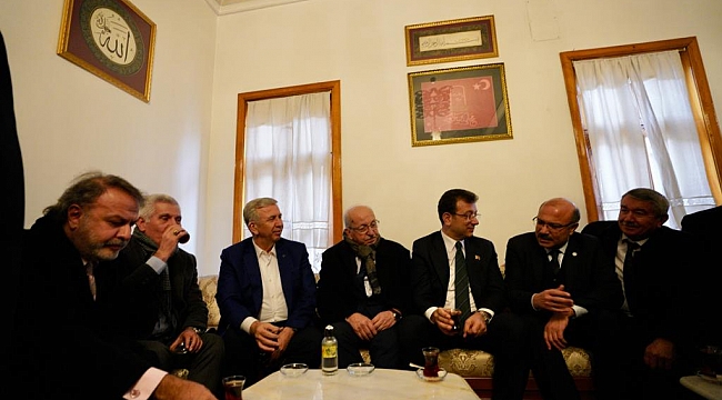 CHP’li 11 Büyükşehir Belediye Başkanı Konya’da buluştu