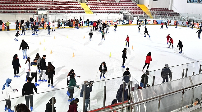 “Mahallede Dayanışma Var” projesiyle buz pistinde buluştular