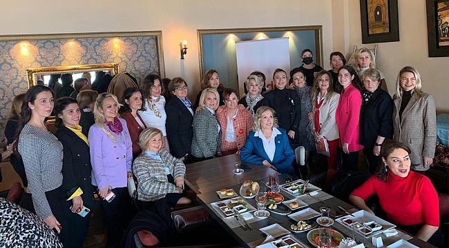 “İzmir&#039;e hizmet etmek büyük bir onurdur”